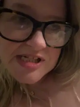 SuzieSub online show from February 2026 12:45:02 AM