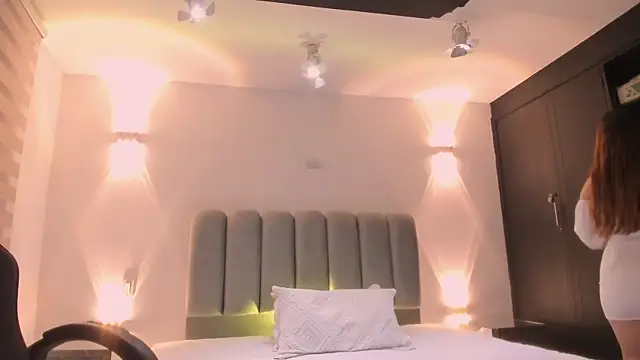 Snapshot of AlliceLover chatting on January 2026 11:13:01 AM AlliceLover online show from January 2026 11:13:01 AM