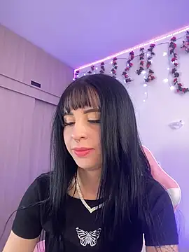 Lia  1 online show from November 2025 06:06:02 PM