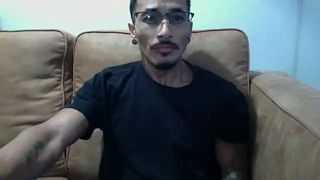 Snapshot of tanjir020 chatting on October 2025 04:03:02 PM tanjir020 online show from October 2025 04:03:02 PM