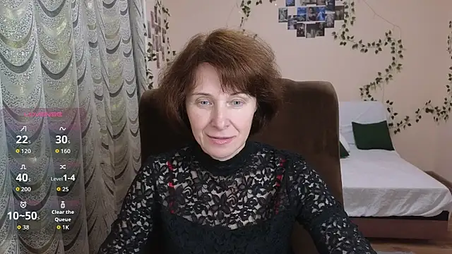 Lia Tito online show from November 2025 12:49:02 PM