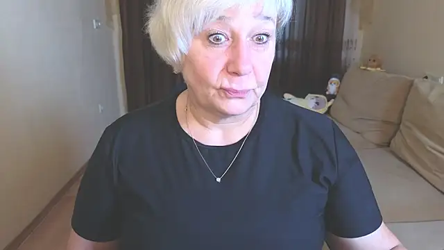 Snapshot of Milana_Milky chatting on November 2025 06:03:01 AM Milana Milky online show from November 2025 06:03:01 AM