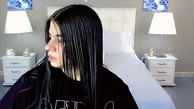 maddissonivanova online show from September 2025 07:06:02 PM