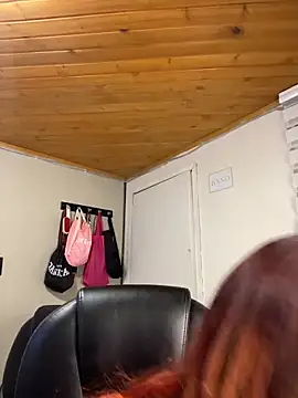 Snapshot of Karen18_boobs chatting on February 2026 03:39:01 AM Karen18 boobs online show from February 2026 03:39:01 AM