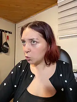 Snapshot of Karen18_boobs chatting on March 2026 03:20:01 AM Karen18 boobs online show from March 2026 03:20:01 AM