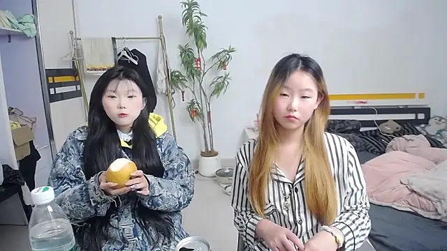 Snapshot of Babygirls523 chatting on October 2025 02:50:01 PM Babygirls523 online show from October 2025 02:50:01 PM