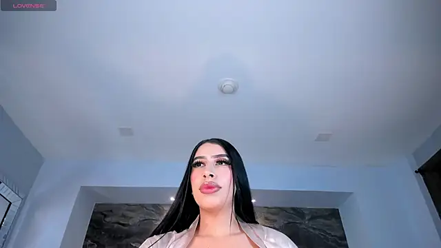 LeahLombardi  online show from December 2025 04:06:01 AM