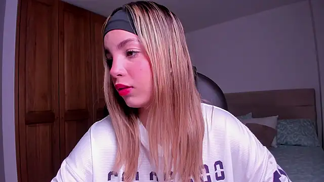 Snapshot of jana_parissi chatting on October 2025 07:22:02 PM jana parissi online show from October 2025 07:22:02 PM