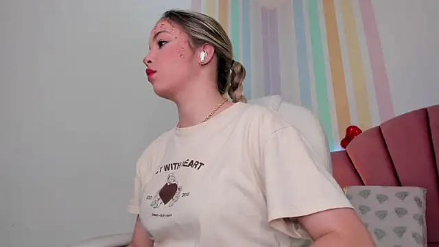 Snapshot of jana_parissi chatting on October 2025 07:03:01 PM jana parissi online show from October 2025 07:03:01 PM