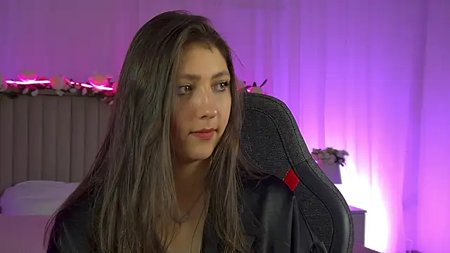 Mary Miiller online show from September 2025 09:25:02 AM