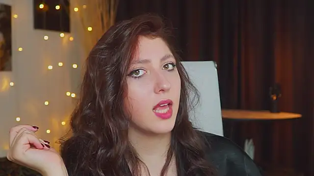 Mary Miiller online show from October 2025 06:25:01 AM