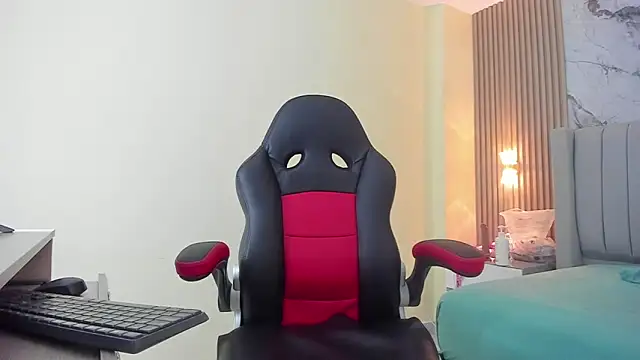 AURORAMARTIN2 online show from November 2025 07:36:02 PM