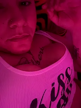 valen1891 online show from October 2025 03:10:01 AM