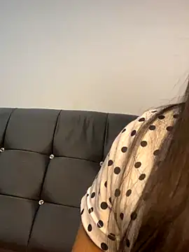 Rosa 25x online show from October 2025 01:00:01 PM