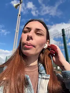 Amelie Crosby online show from June 2026 01:35:01 PM