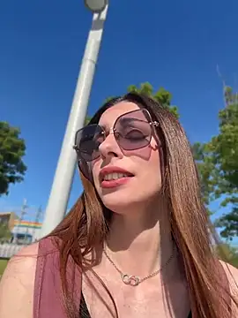 Amelie Crosby online show from June 2026 01:58:02 PM