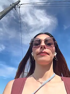 Amelie Crosby online show from June 2026 01:46:01 PM