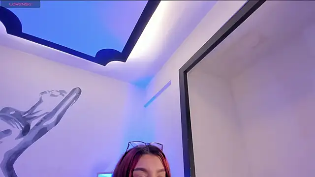 CleoWhite online show from February 2026 08:07:01 PM