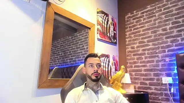 Snapshot of VinzenzRizzo chatting on October 2025 04:24:01 AM VinzenzRizzo online show from October 2025 04:24:01 AM