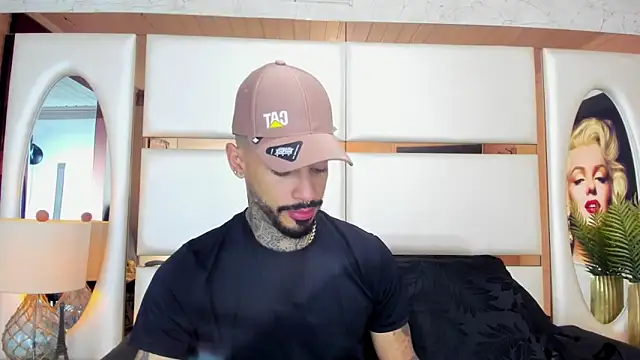 Snapshot of VinzenzRizzo chatting on October 2025 04:18:01 PM VinzenzRizzo online show from October 2025 04:18:01 PM