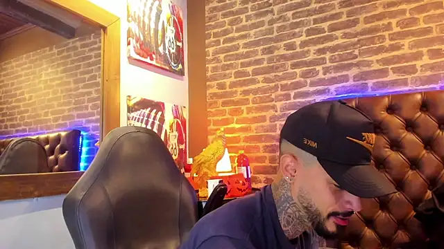 Snapshot of VinzenzRizzo chatting on November 2025 04:00:01 AM VinzenzRizzo online show from November 2025 04:00:01 AM