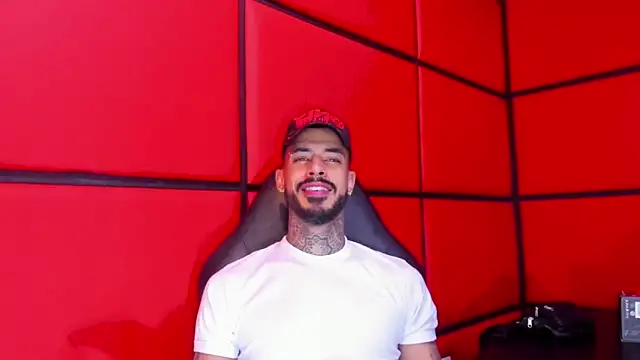 Snapshot of VinzenzRizzo chatting on February 2026 04:44:01 AM VinzenzRizzo online show from February 2026 04:44:01 AM