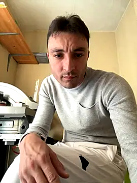 Snapshot of SemprePerverso chatting on October 2025 03:19:01 PM SemprePerverso online show from October 2025 03:19:01 PM