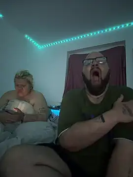 mrandmrsdarkside online show from April 2026 08:58:02 PM