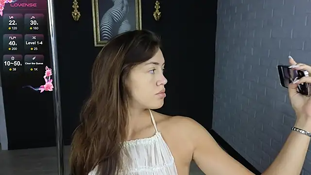 Snapshot of SaraMoren0 chatting on October 2025 05:18:01 AM SaraMoren0 online show from October 2025 05:18:01 AM