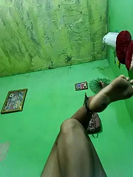 Snapshot of PIHU999 chatting on October 2025 03:48:02 AM PIHU999 online show from October 2025 03:48:02 AM