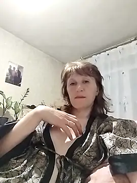 Flower2931 online show from April 2026 07:33:01 PM