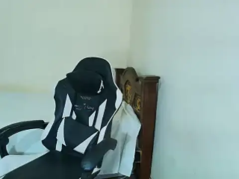 Snapshot of max_love255 chatting on October 2025 08:06:02 PM max love255 online show from October 2025 08:06:02 PM