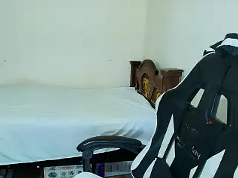 Snapshot of max_love255 chatting on October 2025 06:14:02 PM max love255 online show from October 2025 06:14:02 PM