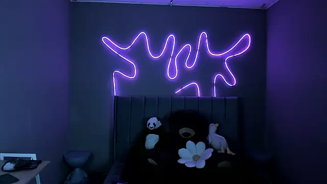 Sabrina bloom online show from October 2025 12:39:02 PM