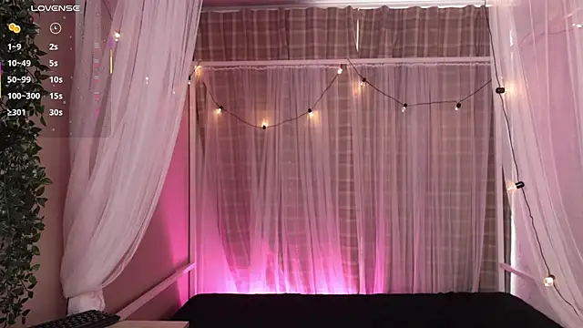 Snapshot of Sabrina_bloom chatting on January 2026 12:55:01 PM Sabrina bloom online show from January 2026 12:55:01 PM