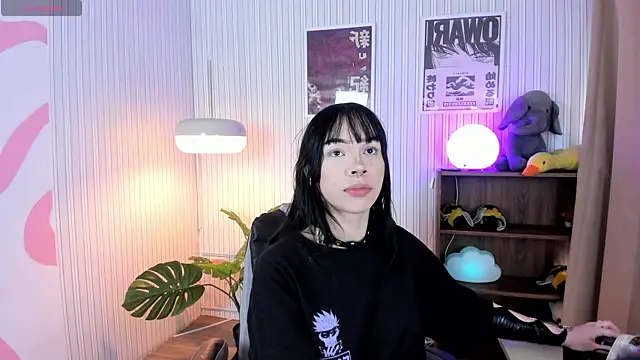 Snapshot of Sabrina_bloom chatting on January 2026 01:04:01 PM Sabrina bloom online show from January 2026 01:04:01 PM