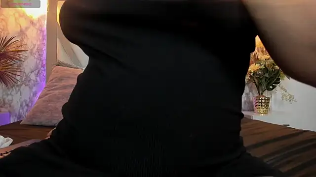 Snapshot of Aisha_poweer chatting on September 2025 03:01:01 AM Aisha poweer online show from September 2025 03:01:01 AM