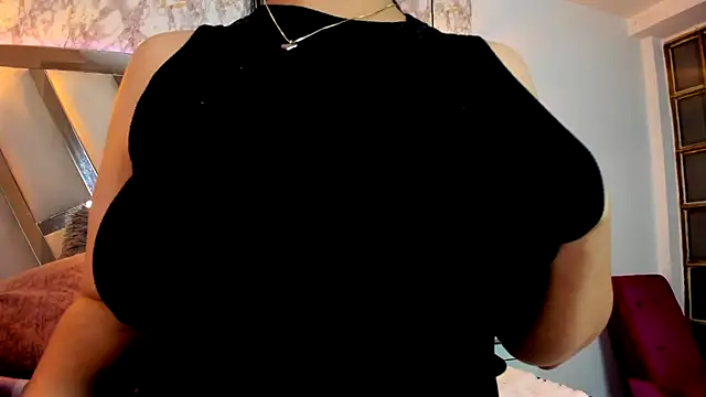 Snapshot of Aisha_poweer chatting on October 2025 02:01:02 AM Aisha poweer online show from October 2025 02:01:02 AM