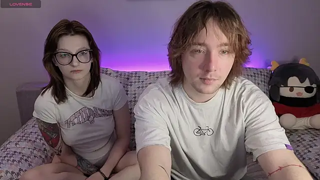 Snapshot of ellen_and_danny chatting on October 2025 05:02:02 PM ellen and danny online show from October 2025 05:02:02 PM