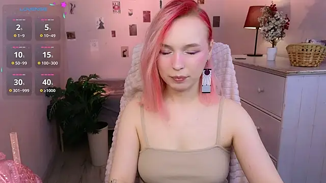 NaomiYoru online show from May 2026 08:39:01 PM