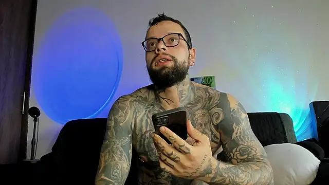 Snapshot of natevillage chatting on March 2026 12:01:01 PM natevillage online show from March 2026 12:01:01 PM