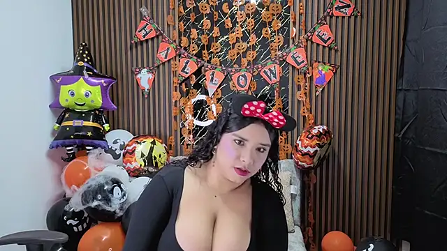 Emy topless online show from October 2025 11:14:02 AM