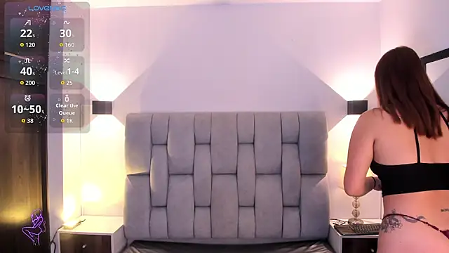 Mia volkova online show from October 2025 12:34:02 PM