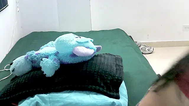 Snapshot of Melodyqueen_ chatting on November 2025 05:18:02 AM Melodyqueen online show from November 2025 05:18:02 AM