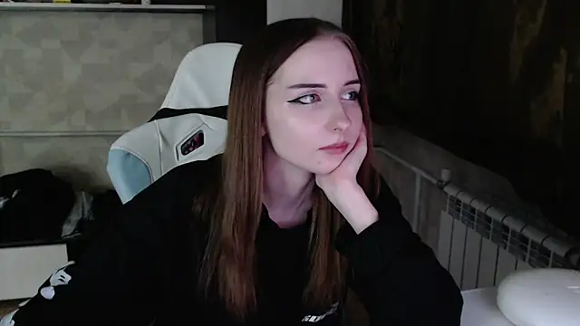 Snapshot of Cutti_Crystal chatting on February 2026 09:46:01 PM Cutti Crystal online show from February 2026 09:46:01 PM