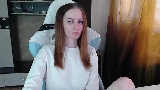 Snapshot of Cutti_Crystal chatting on March 2026 03:12:01 AM Cutti Crystal online show from March 2026 03:12:01 AM