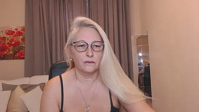 Snapshot of ValeriaSharm chatting on March 2026 04:18:02 AM ValeriaSharm online show from March 2026 04:18:02 AM