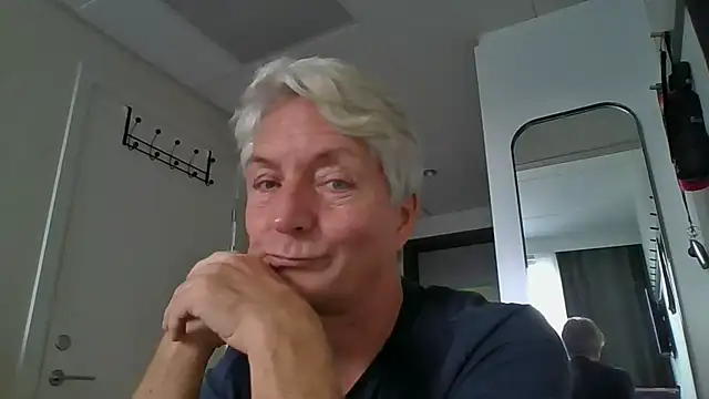 Snapshot of Swegay12-Exhi chatting on October 2025 01:09:01 PM Swegay12-Exhi online show from October 2025 01:09:01 PM