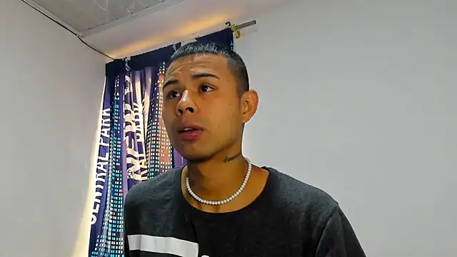  Logan Colton  online show from October 2025 06:39:02 PM