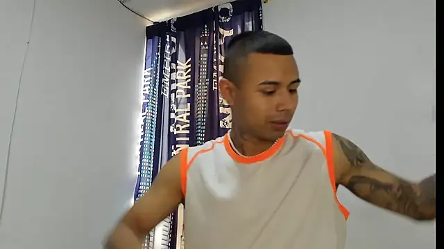  Logan Colton  online show from November 2025 07:48:02 PM